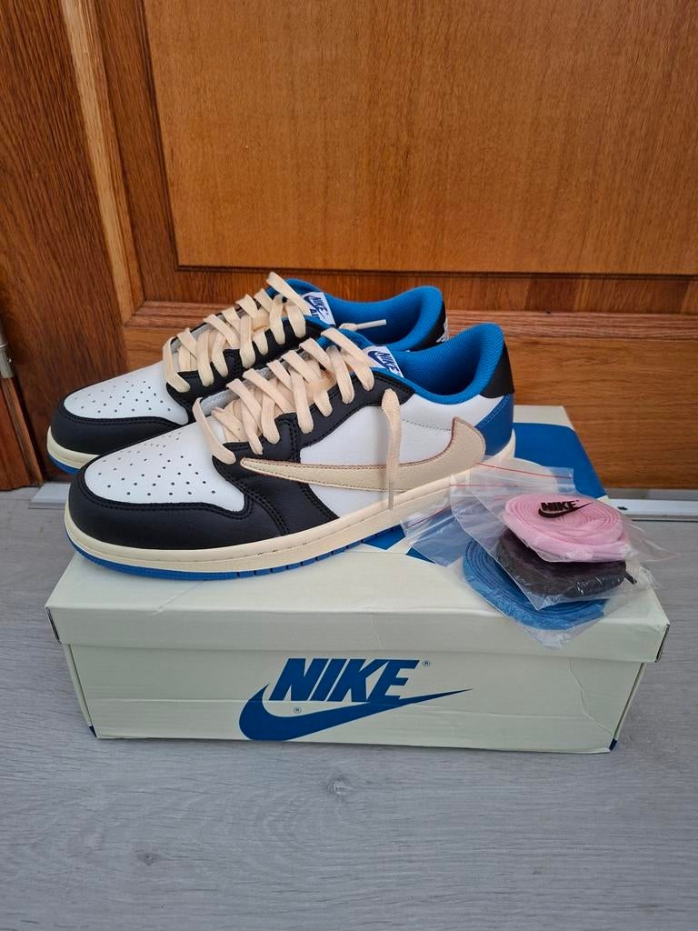 Travis Scott  Air Jordan 1 Low - Fragment, Enlèvement