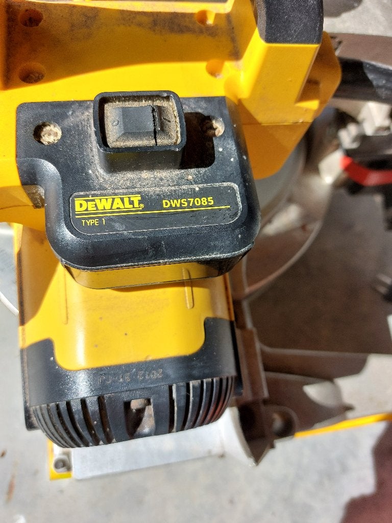 Afkortzaag dewalt, Bricolage & Construction, Outillage | Scies mécaniques, Enlèvement, Utilisé, Scie à onglet, DeWalt