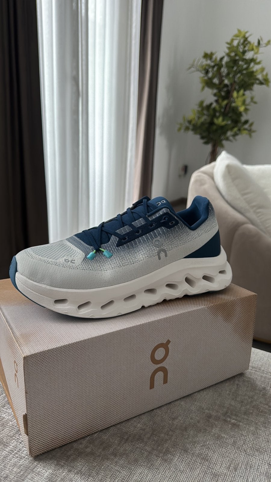 On cloud blue taille 42 et 43, Enlèvement ou Envoi, Comme neuf