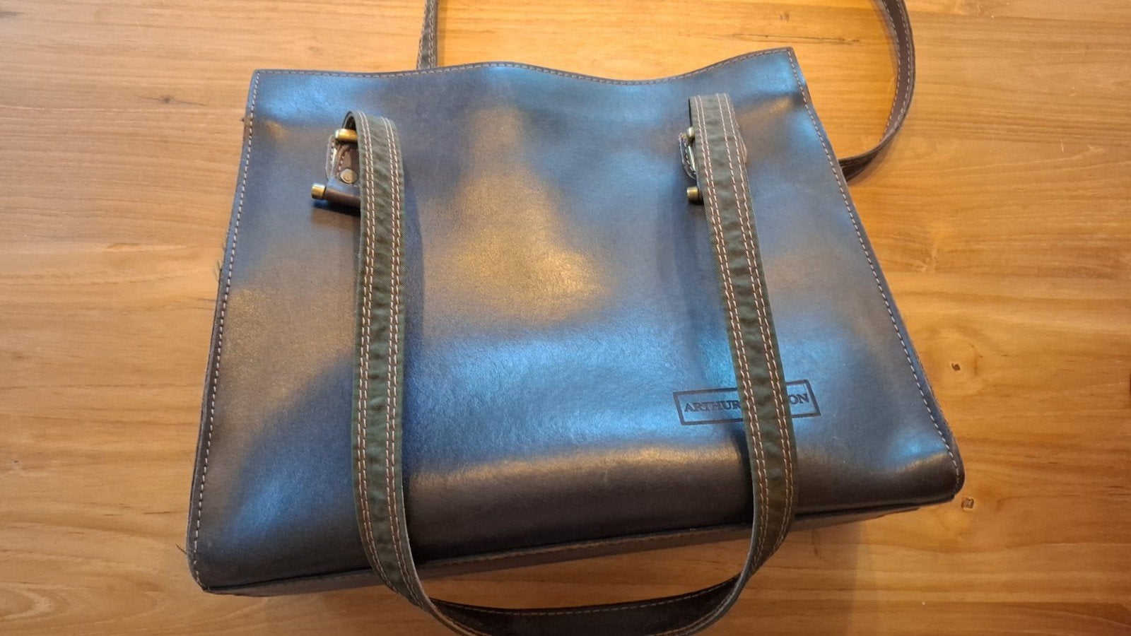 Leren tas Arthur&Aston (donkerbruin), Enlèvement