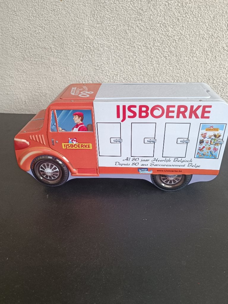 Blikken bestelwagen IJSBOERKE, Ophalen