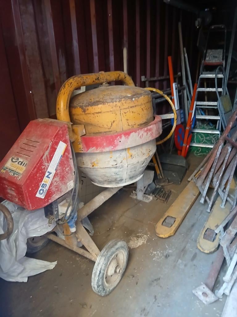 Bouw gereedschap, Ophalen