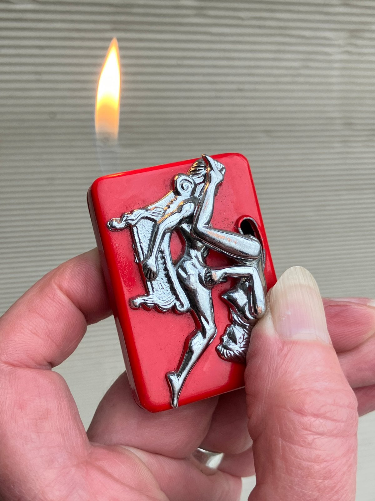 Briquet érotique vintage, années 70/80 (en état de marche), Collections, Enlèvement ou Envoi, Comme neuf, Briquet
