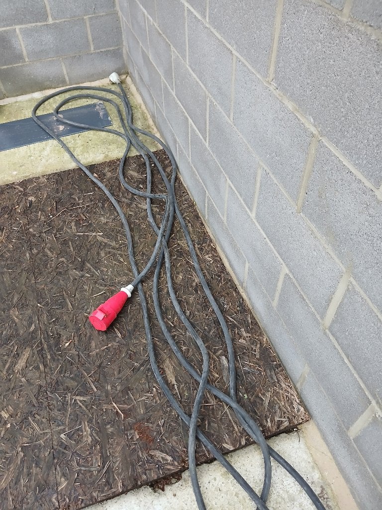 380v driefasig elektrisch verlengsnoer (33m), Doe-het-zelf en Bouw, Ophalen, Zo goed als nieuw, Kabel of Snoer