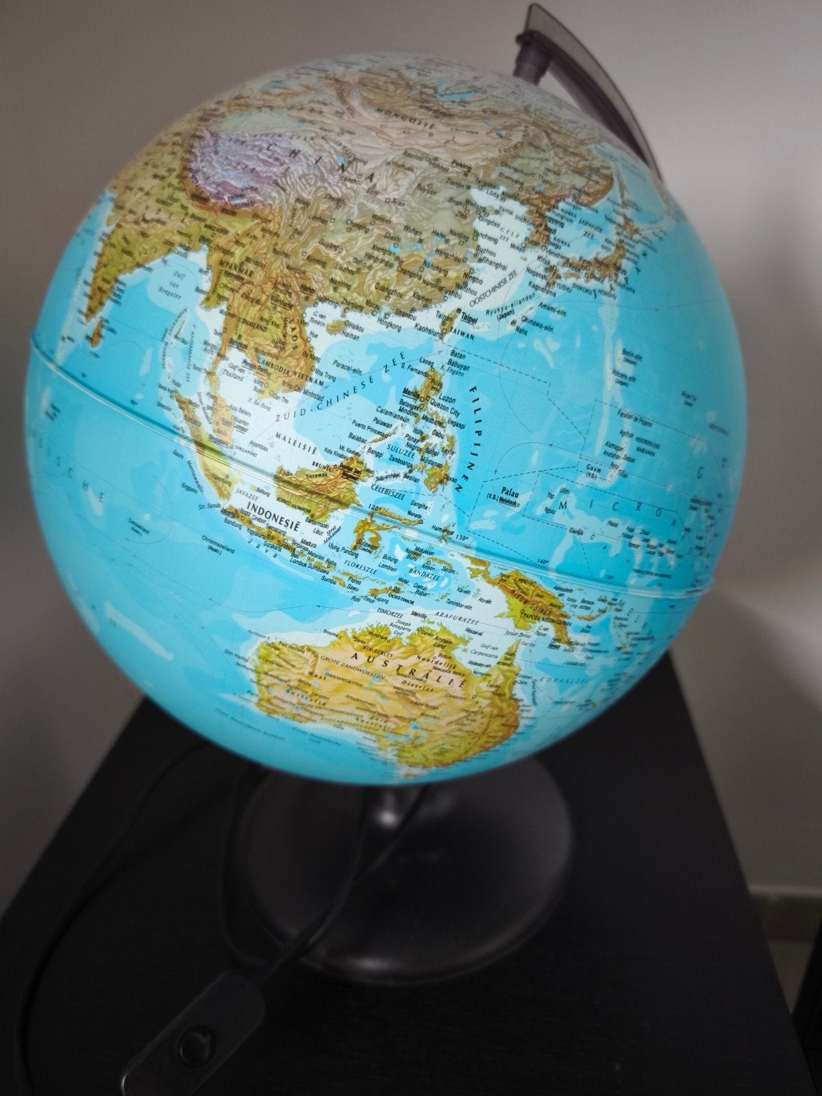 verlichte wereldbol te koop aan 10euro, Maison & Meubles, Enlèvement