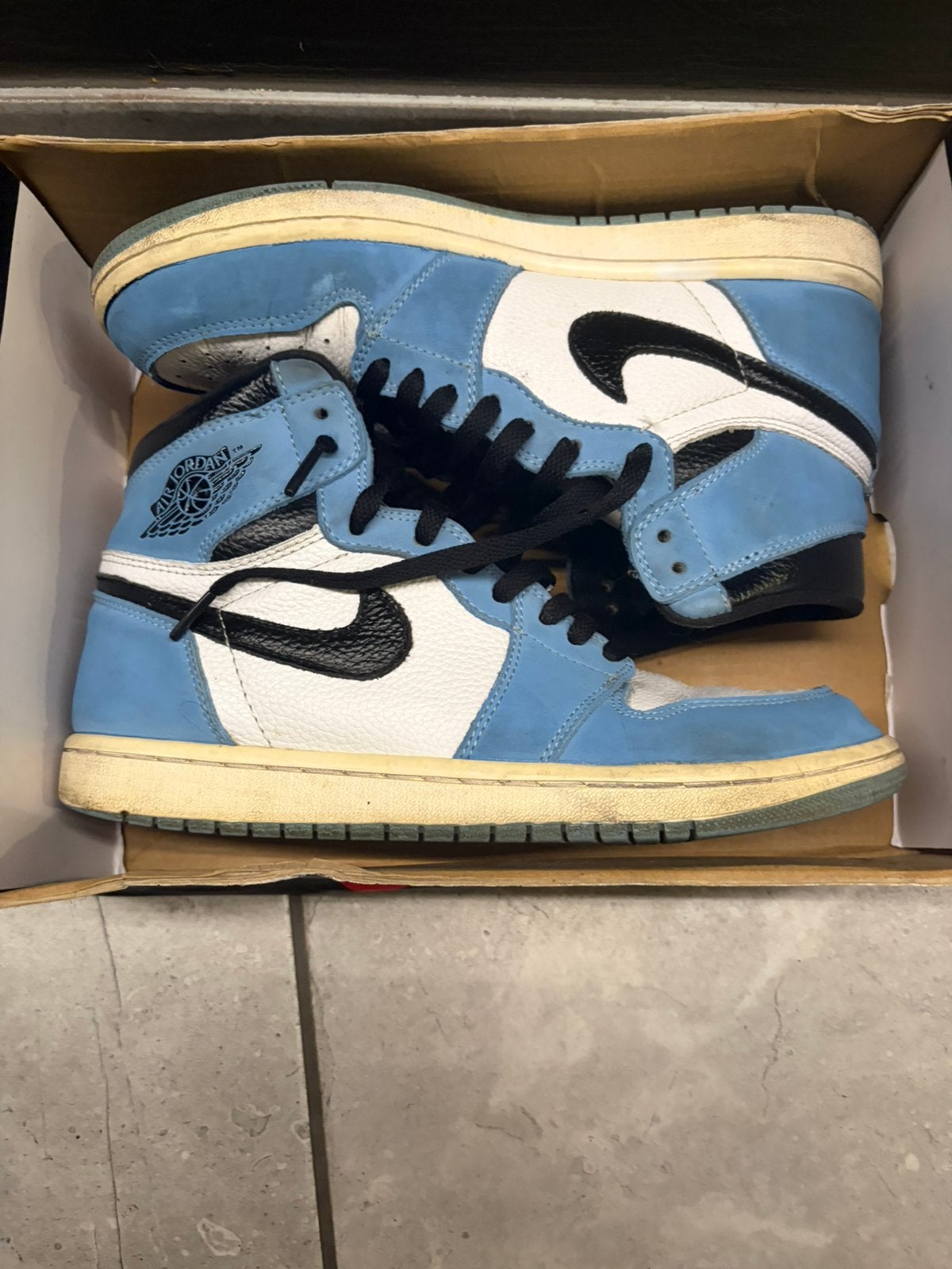 Jordan 1 Retro High og “University Blue” (42), Kleding | Heren, Schoenen, Ophalen, Blauw, Zo goed als nieuw, Sneakers
