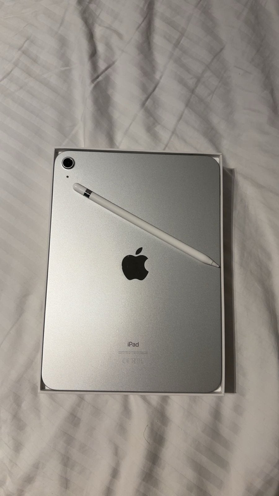Ipad 10th gen 64gb silver wifi met apple pencil en hoes, Computers en Software, Apple iPads, Zo goed als nieuw, Apple iPad, Wi-Fi