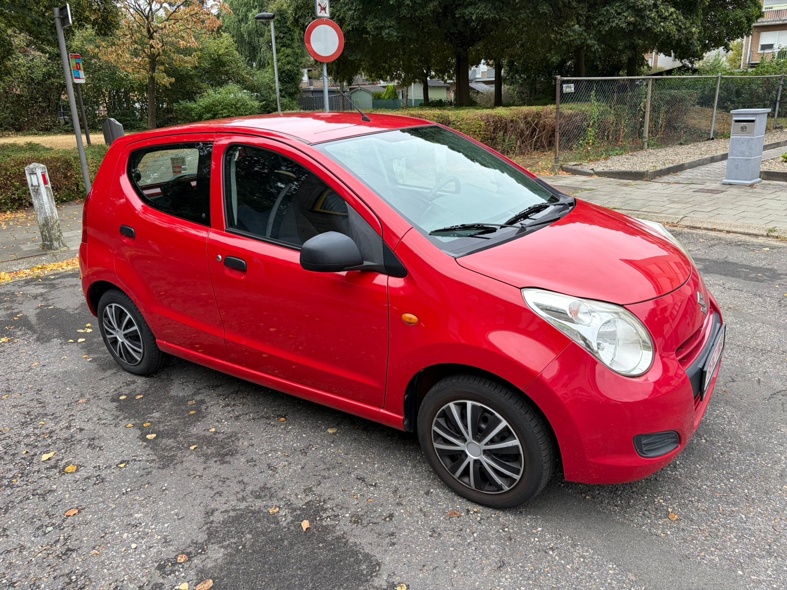 Suzuki Alto 1.0 benz 26850km 2015 garantie, Autos, Rouge, Achat, 50 kW, Entreprise