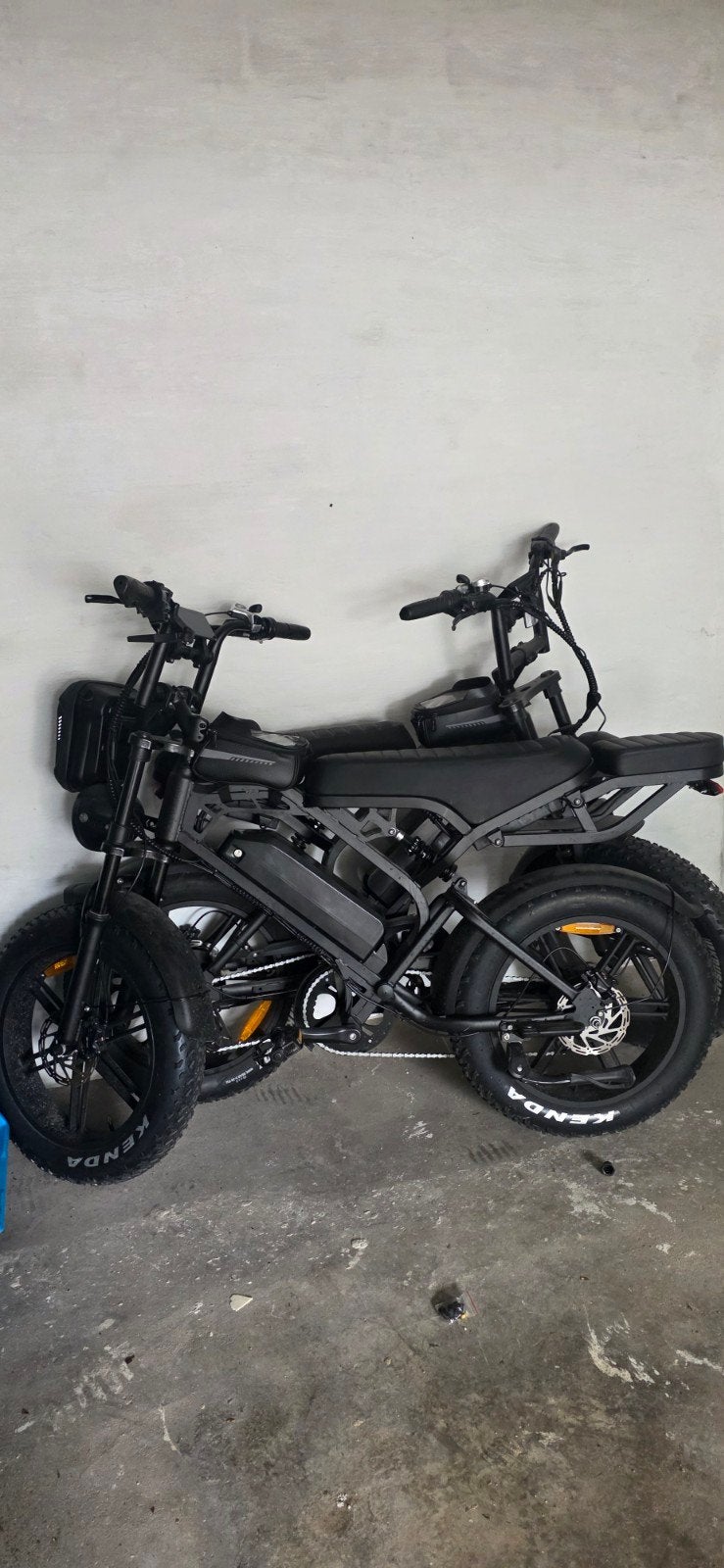 2 fatbikes v20, Fietsen en Brommers, Ophalen, Zo goed als nieuw