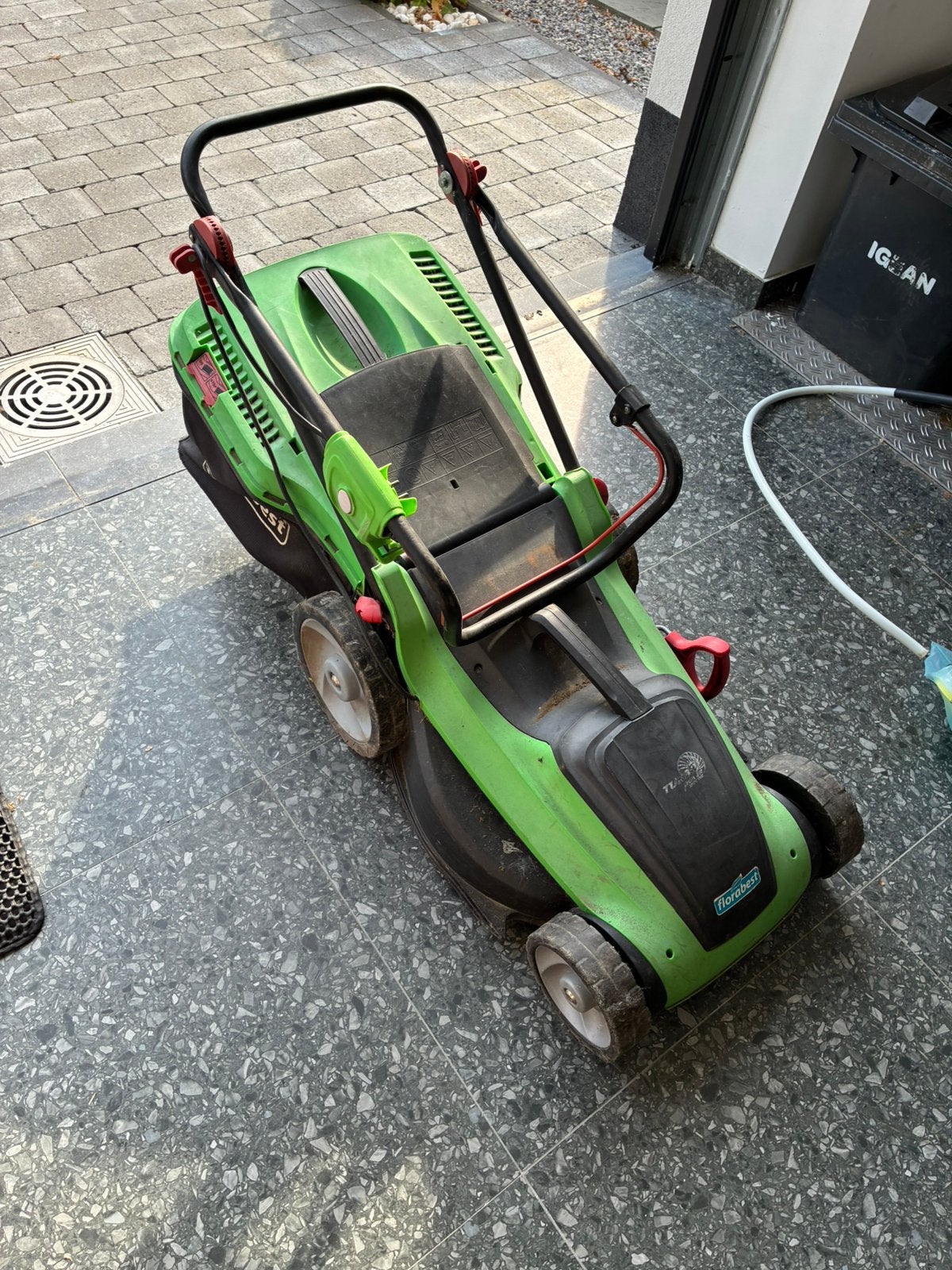 Elektrische grasmaaier, Tuin en Terras, Ophalen, Zo goed als nieuw, Elektrische grasmaaier
