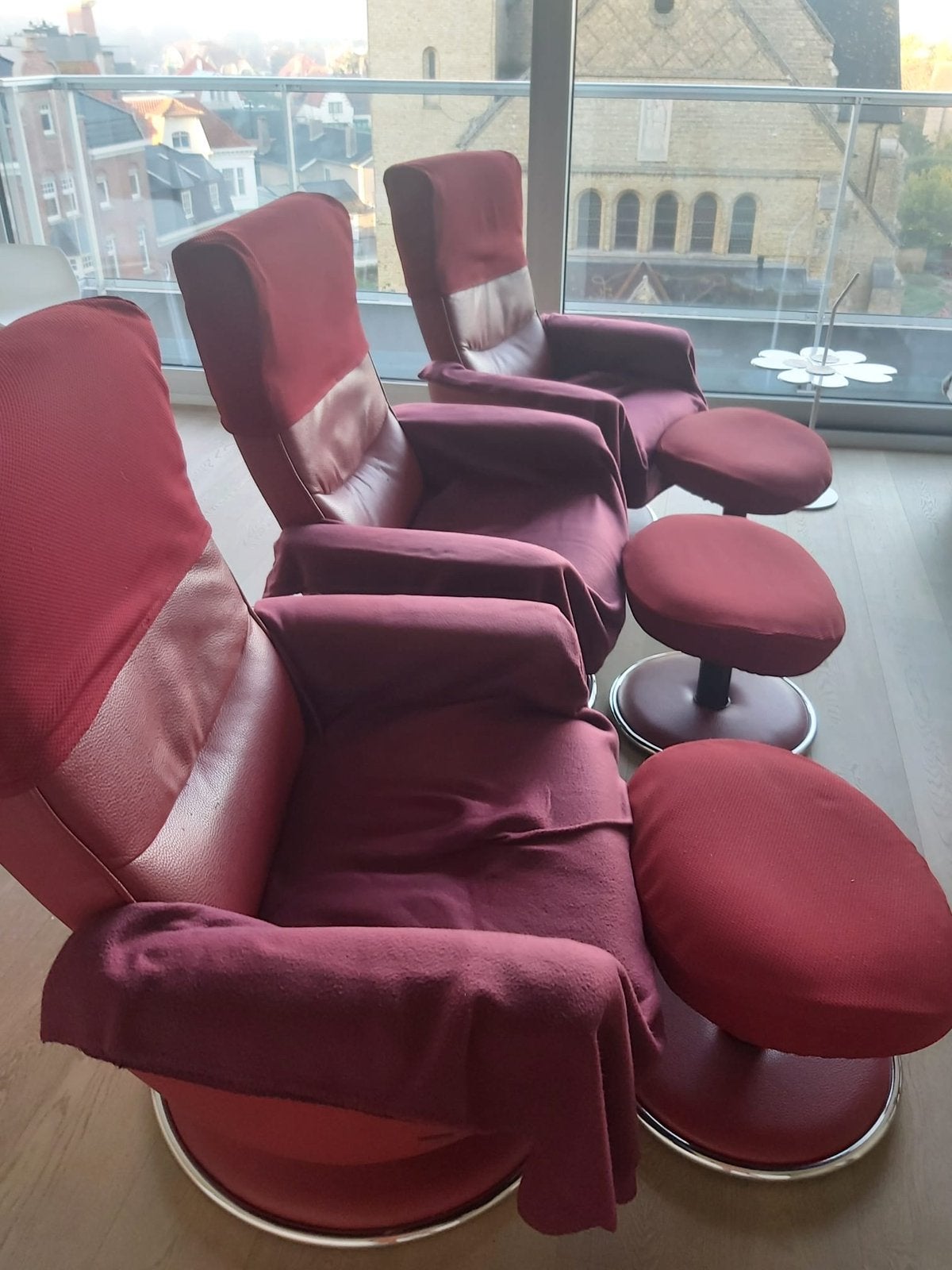 Relax met voetbankje, Enlèvement, Utilisé, Cuir, 75 à 100 cm
