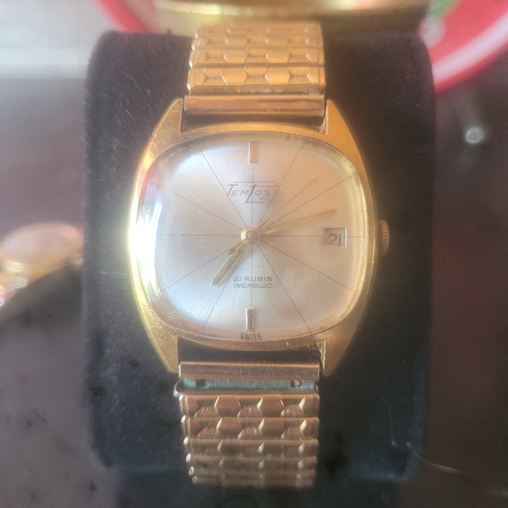 2 montre vintage méca  tissot et une temios lux, Bijoux, Sacs & Beauté, Montres | Anciennes | Antiquités, Enlèvement, Or, Tissot