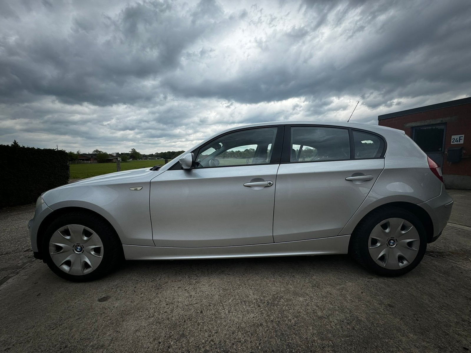 BMW SÉRIE 1 ✅ 116i GARANTIE /TC BLANC CLIMATISATION ESSENCE, Autos, Argent ou Gris, Achat, Entreprise, Garantie prolongée