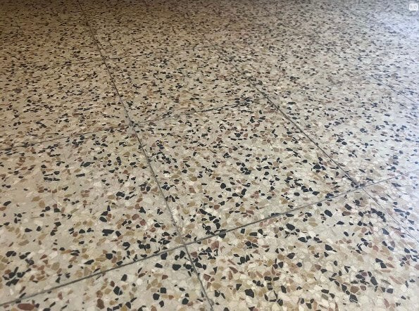 RECGERCHE CE MODEL DE CARRELAGE A VENDRE (20/20cm), Enlèvement, Comme neuf