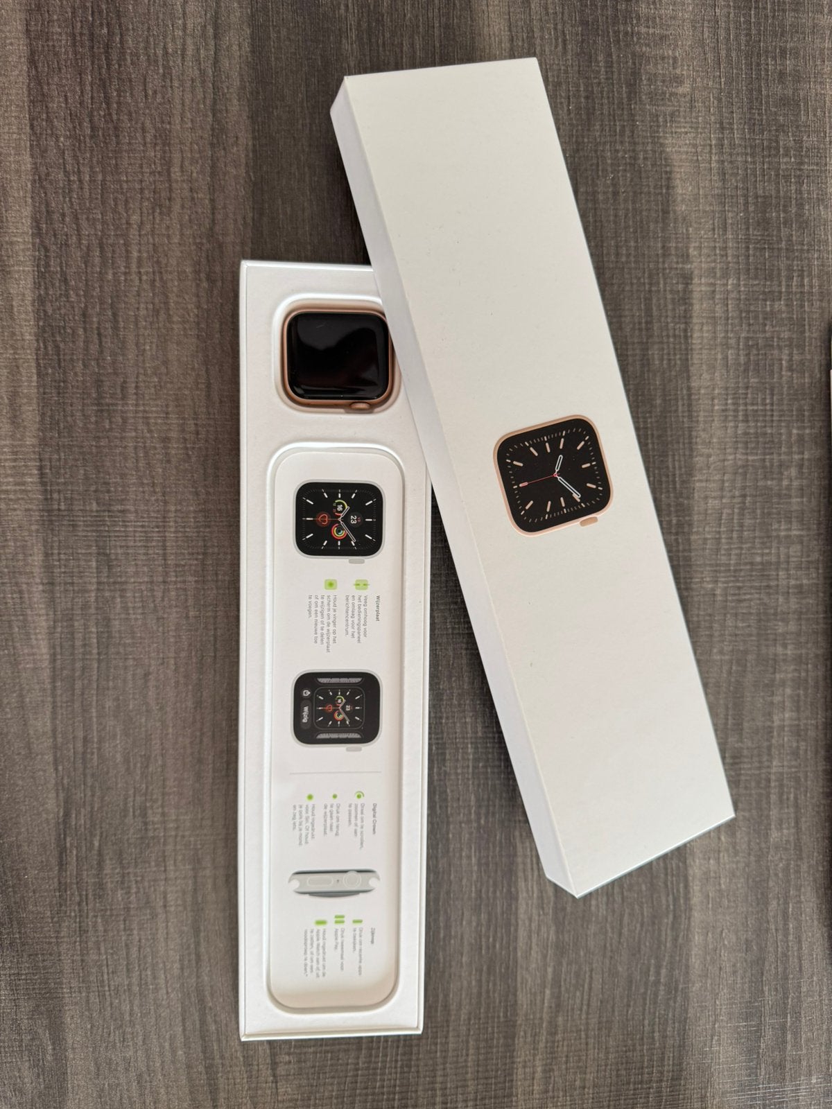 Apple watch series 6 / 40 mm, Handtassen en Accessoires, Smartwatches, Ophalen, Gebruikt, Roze, IOS