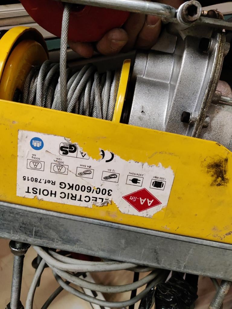 Palan électrique 300/600 kg 12 m, Enlèvement