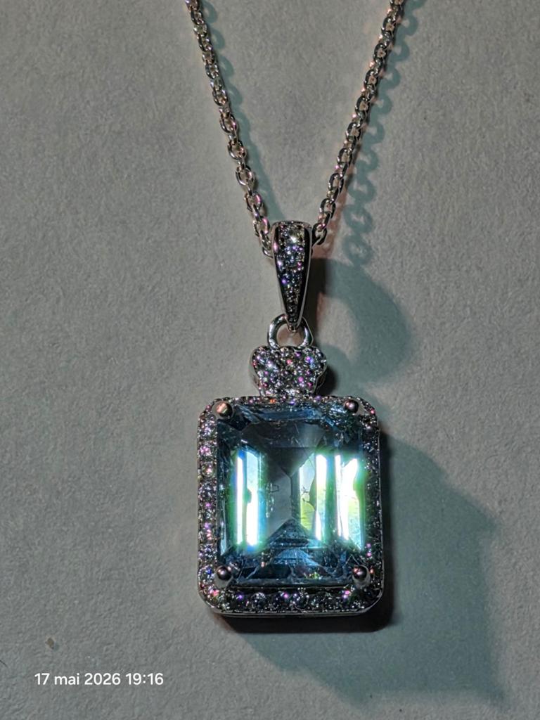 Pendentif en argent massif 925 avec belle topaze bleue, Neuf, Enlèvement, Avec pierre précieuse, Bleu