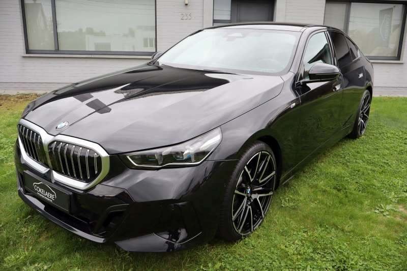 BMW 520iA M-Sport Leder/KeyLess/SurroundVieuw/PackPro/HeadUp, Autos, Cuir, Entreprise, Garantie prolongée, Entretenue par le concessionnaire