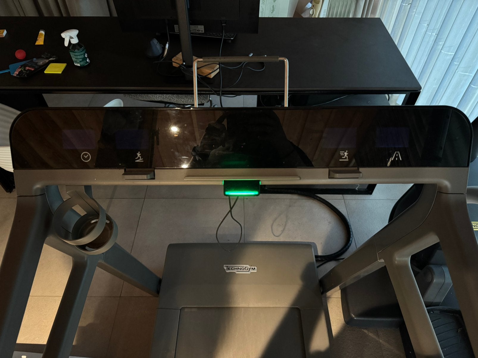 Technogym loopband, Sport en Fitness, Fitnessmaterialen, Ophalen, Gebruikt