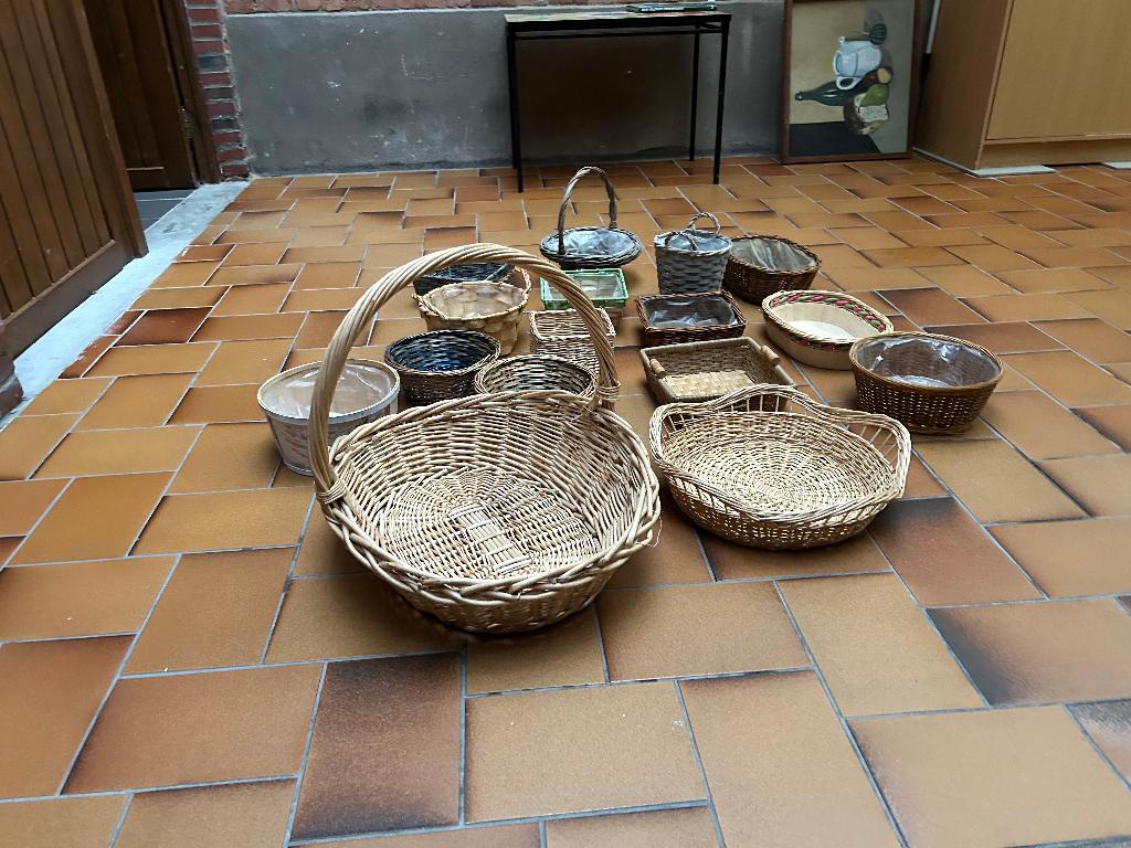 Riëtte mandjes, Huis en Inrichting, Woonaccessoires | Schalen en Manden, Ophalen, Zo goed als nieuw, Riet, Mand