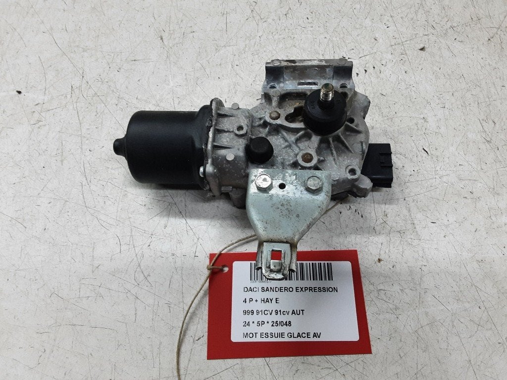RUITENWISSERMOTOR VOOR Dacia Sandero III (01-2019/-), Dacia, Gebruikt, Mevr. I. Hauben, Rue de l'Espoir 34 34
4030  GRIVEGNÉE, BE