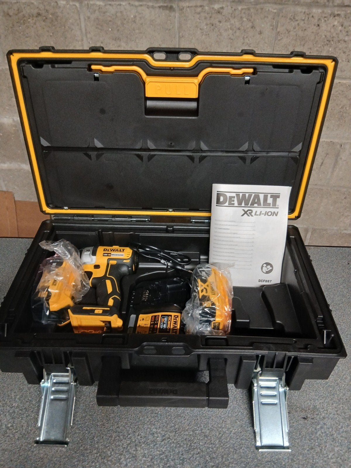dewalt, Doe-het-zelf en Bouw, Ophalen