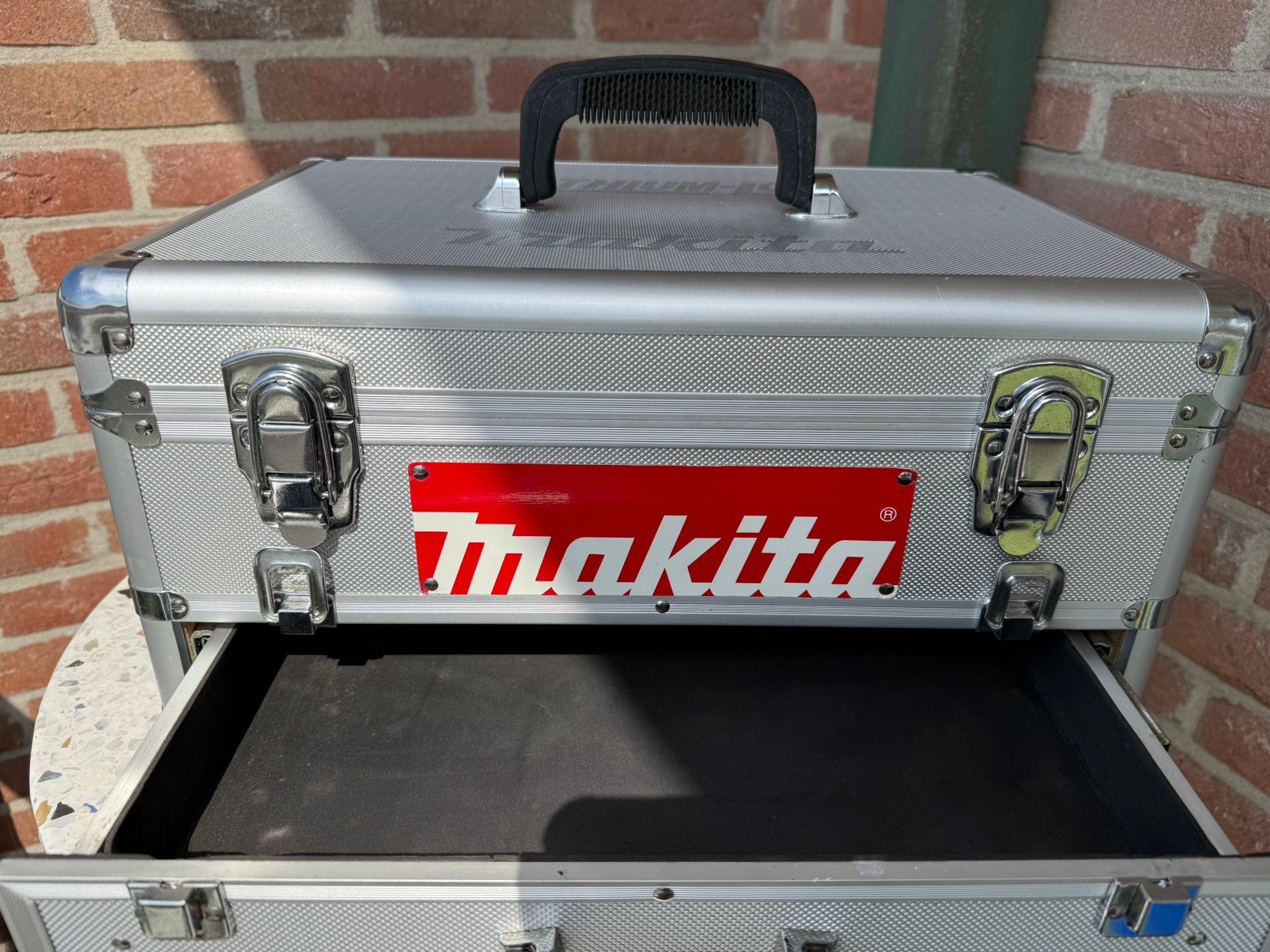 Valise Makita-lithium-lon avec 1 tiroir et 2 poignées, Enlèvement, Comme neuf