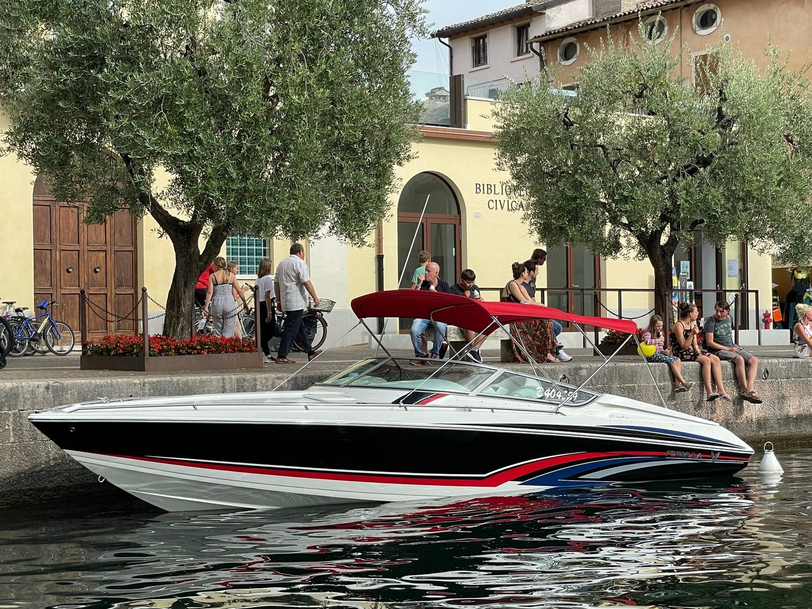 Formula 271 Fastech speedboot - exclusief, Watersport en Boten, Speedboten, Zo goed als nieuw, Benzine, 200 pk of meer, Binnenboordmotor