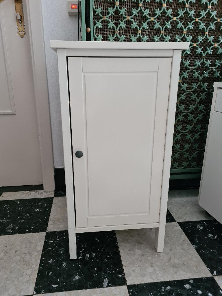 Nachtkast HEMNES IKEA, Ophalen, Zo goed als nieuw, 45 tot 65 cm, 70 cm of meer