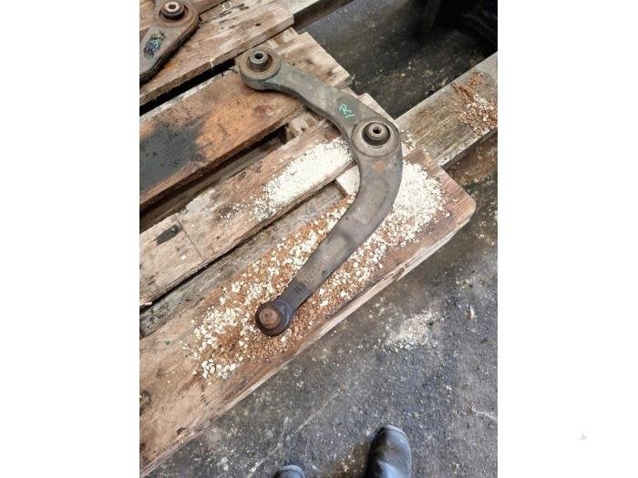 Bras de suspension avant droit d'un Peugeot 206, -, 3 mois de garantie, Utilisé, -