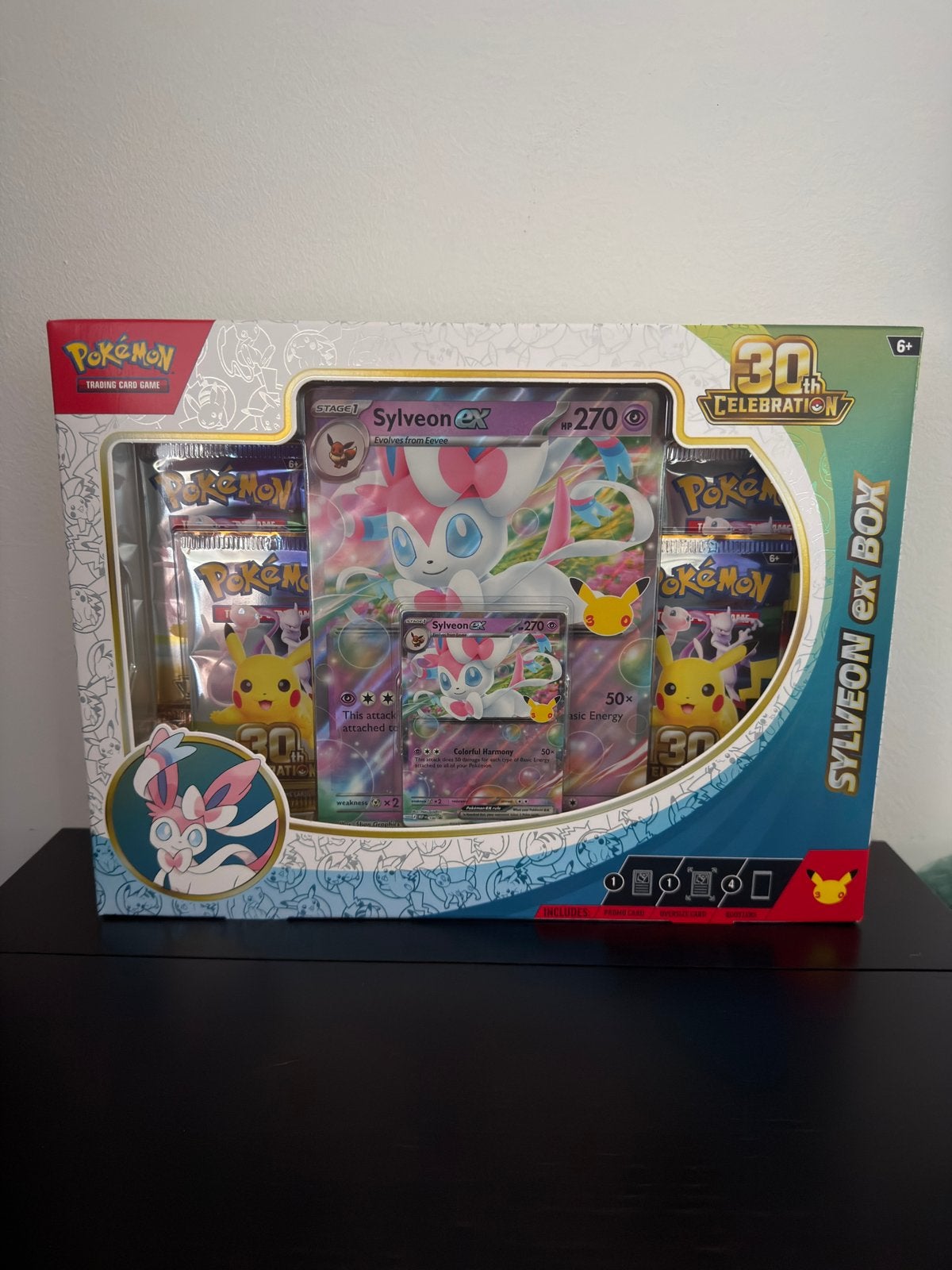 Pokemon tcg 30th celebrations Greninja/Sylveon ex box, Hobby en Vrije tijd, Ophalen, Nieuw, Boosterbox, Foil