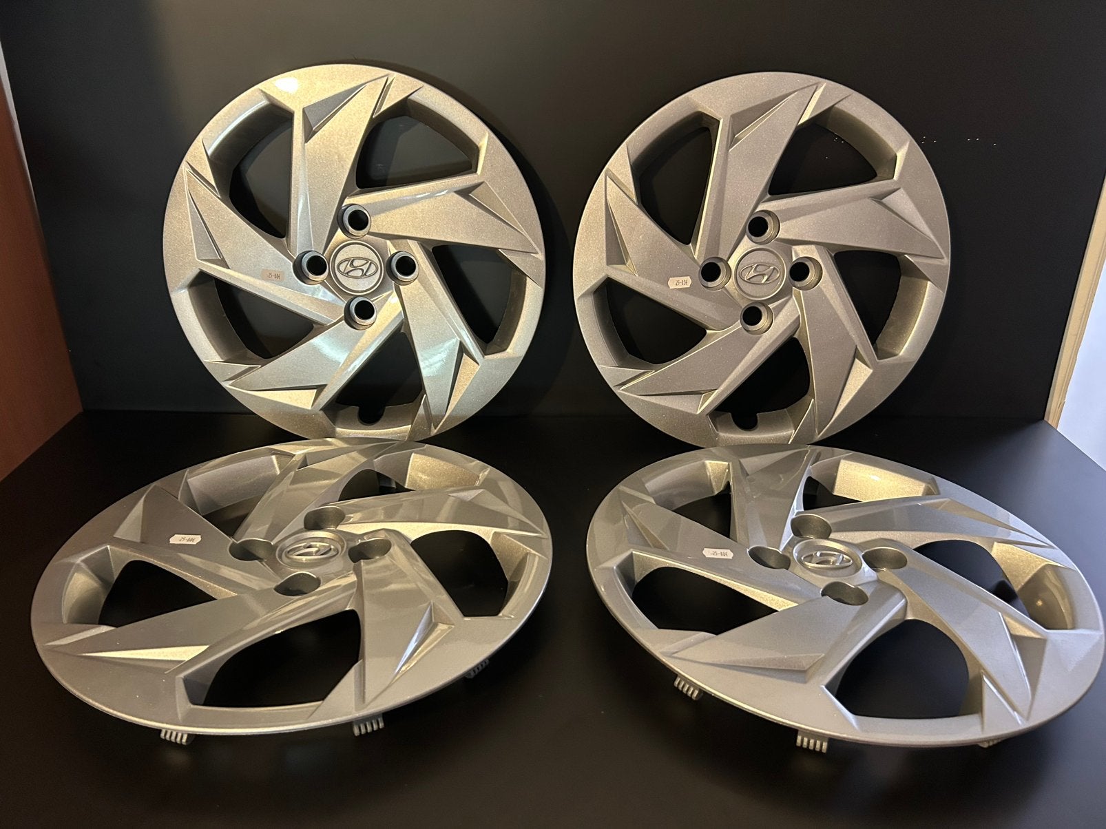 4 enjoliveurs neuf d’origine Hyundai I20 bayon 15", Enlèvement ou Envoi, Neuf