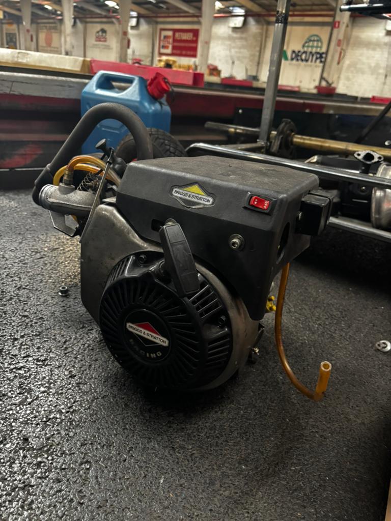 MOTEUR DE KARTING Briggs & Stratton, Enlèvement ou Envoi, Comme neuf, Kart