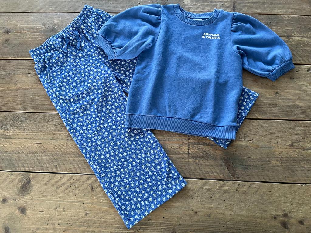 JBC, blauwe broek bloempjes + leuk truitje 128, Kinderen en Baby's, Kinderkleding | Maat 128, Broek, Meisje, Ophalen of Verzenden