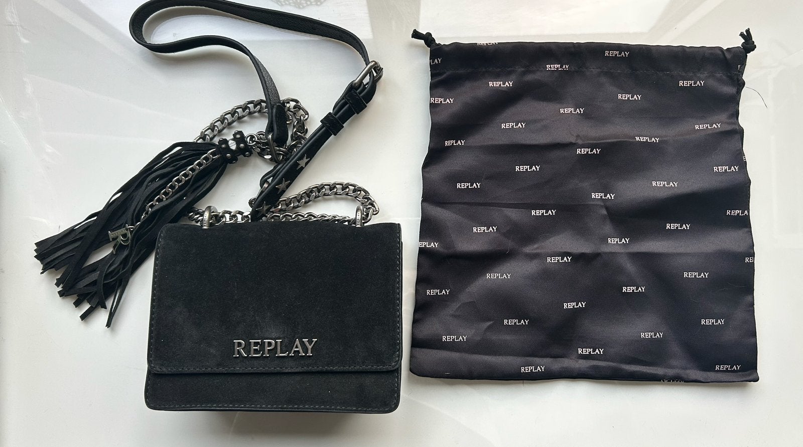 Replay 100% leder suede schoudertas met stofzak, Handtassen en Accessoires, Ophalen of Verzenden, Nieuw, Zwart, Schoudertasje