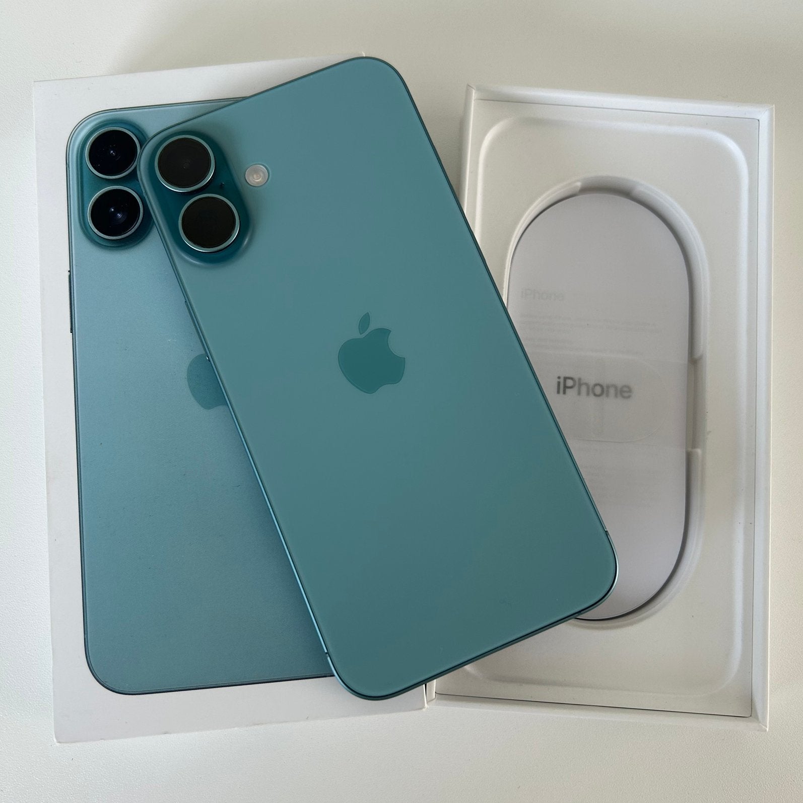 iPhone 16 Plus Garantie et batterie 95%, Télécoms, Téléphonie mobile | Apple iPhone, Comme neuf, 128 GB, iPhone 16 Plus, Vert