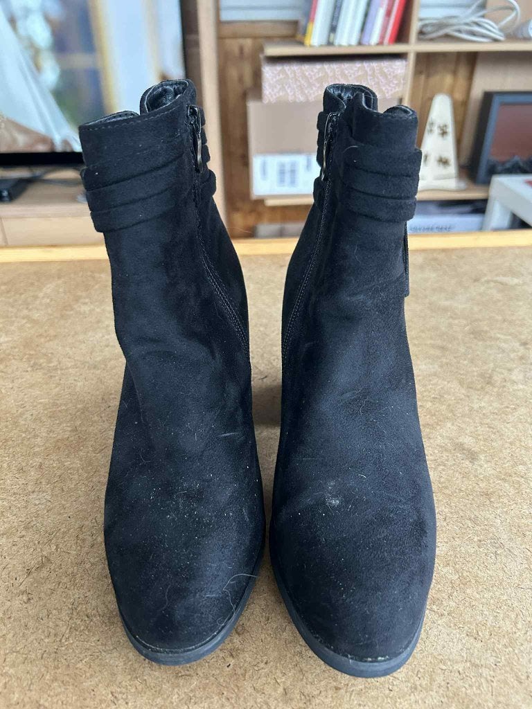 Bottes à talons noires, Chaussures à haut talons, Chaussea, Enlèvement, Porté