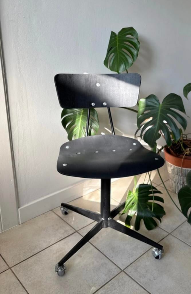 Designstoel op wielen, ontwerper Ernest Race, Maison & Meubles, Chaises, Utilisé, Bois, Métal, Noir, Enlèvement