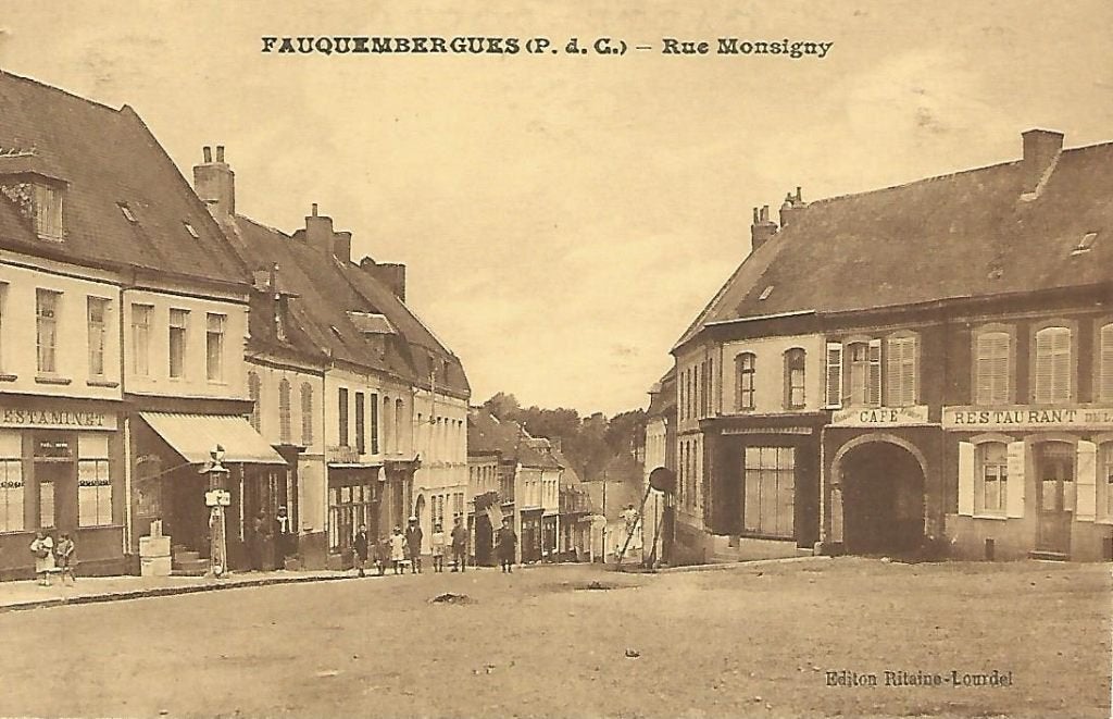 Vintage CP Fauquembergues-Rue Monsignu, Collections, Enlèvement ou Envoi, Affranchie, France