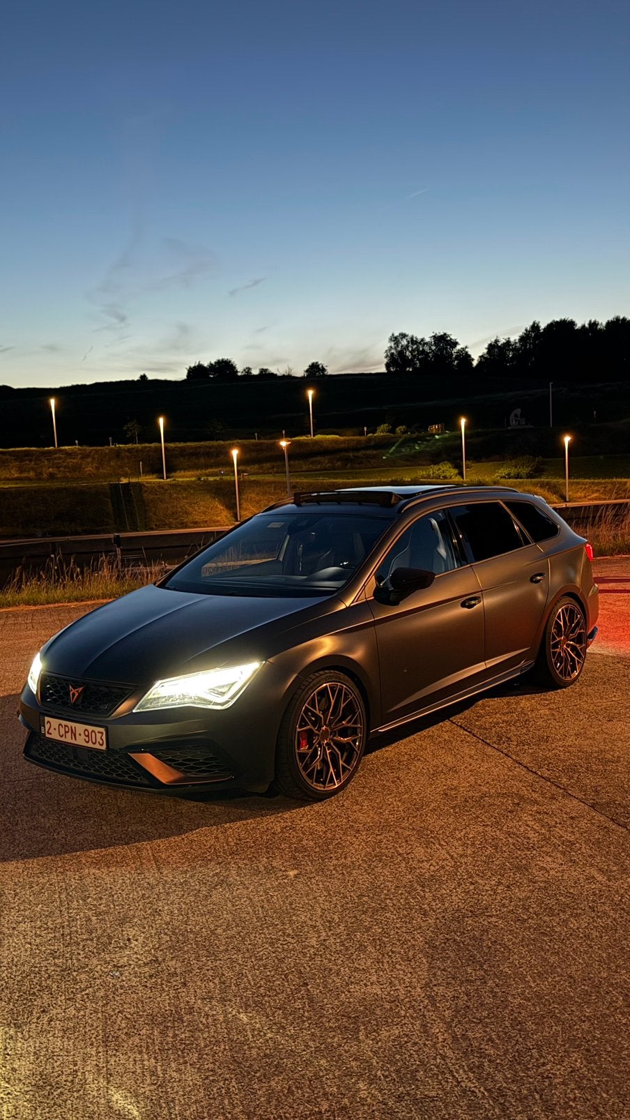 Seat Leon Cupra ST300 4DRIVE, Auto's, Automaat, 4 cilinders, Zwart, Parkeerassistent