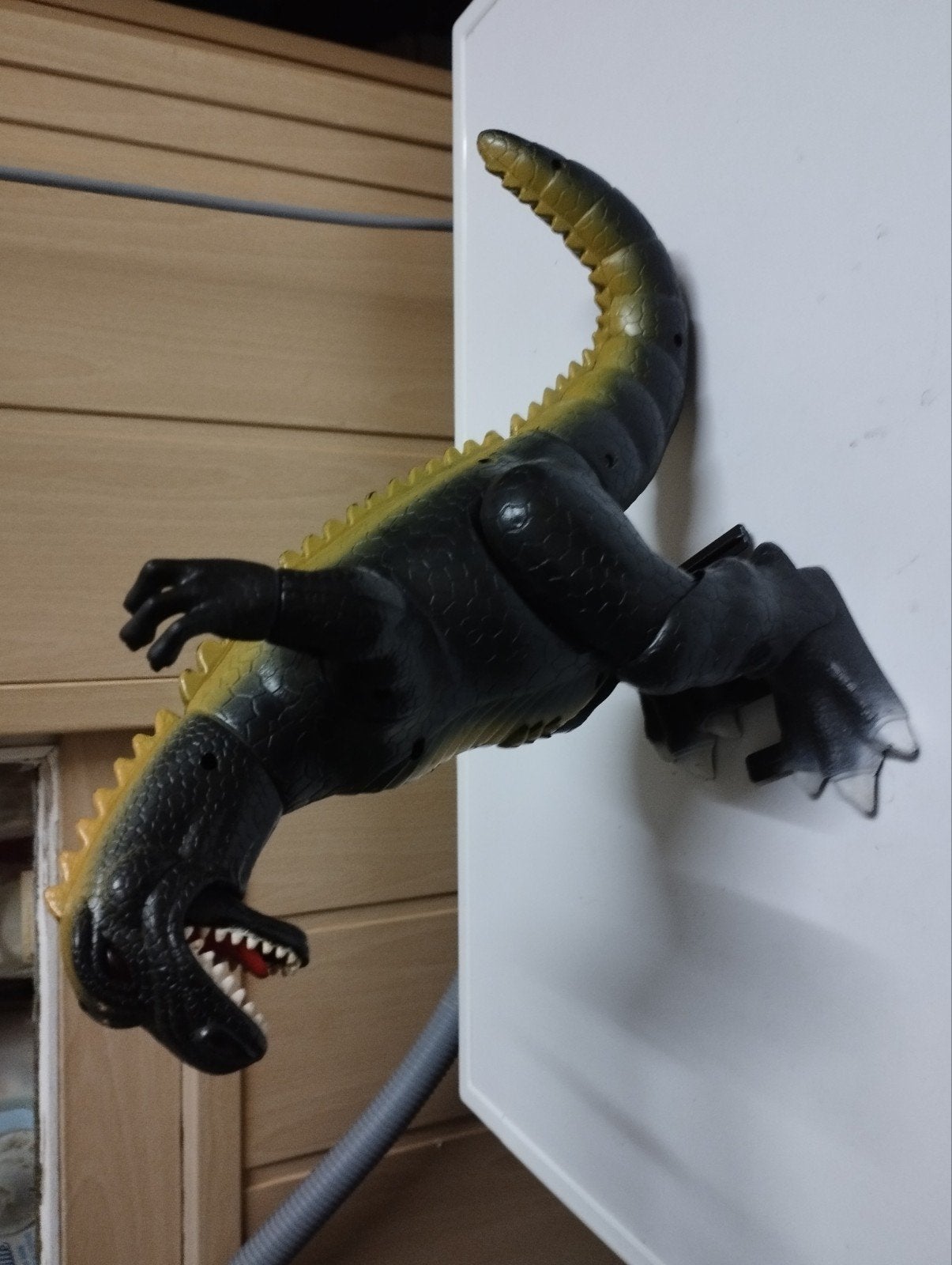 een soort action pop in dinosaurus kleur donker groen en gee, Verzamelen, Ophalen