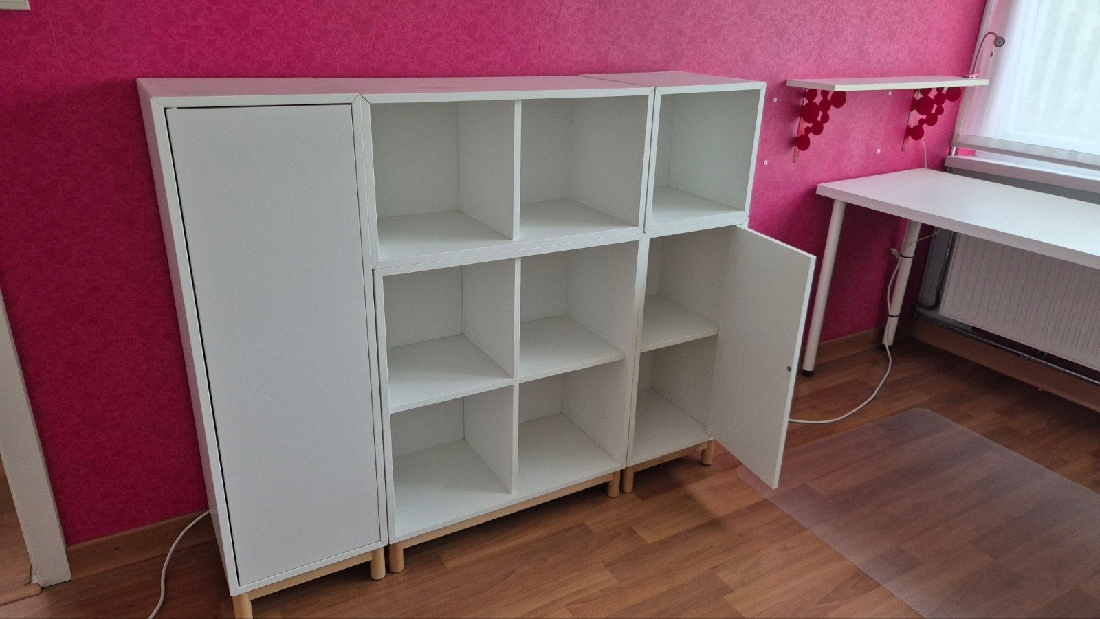 Kastjes en bureau ikea, Ophalen
