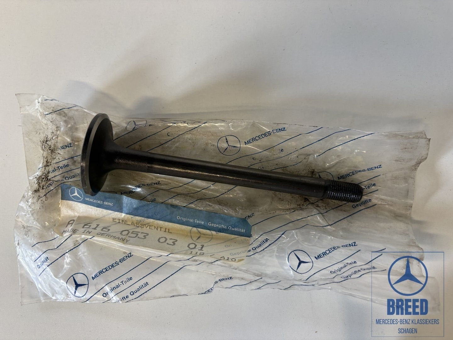 NOS inlaatklep voor Mercedes-Benz OM616 OM617 W115 W123 W601, Auto-onderdelen, Motor en Toebehoren, -, Nieuw, Ophalen of Verzenden