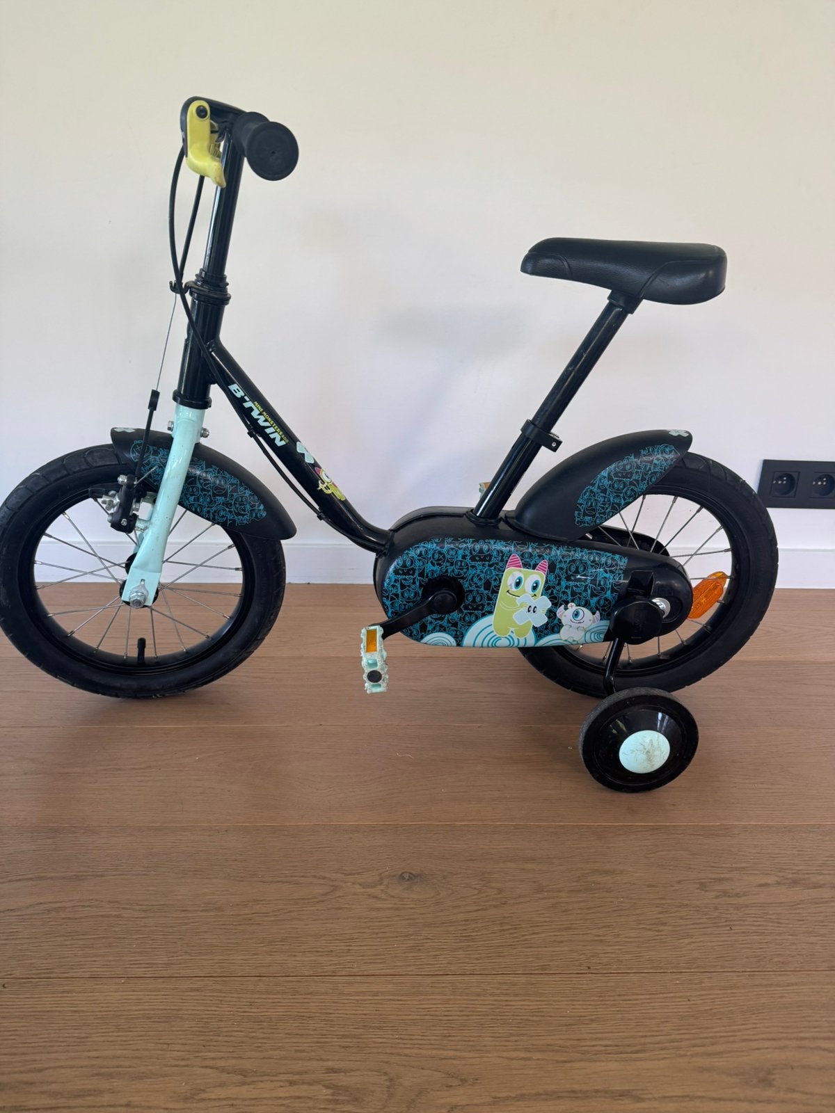 Btwin fietsje met afhaalbare zijwieltjes, Fietsen en Brommers, Ophalen, Zo goed als nieuw, Zijwieltjes