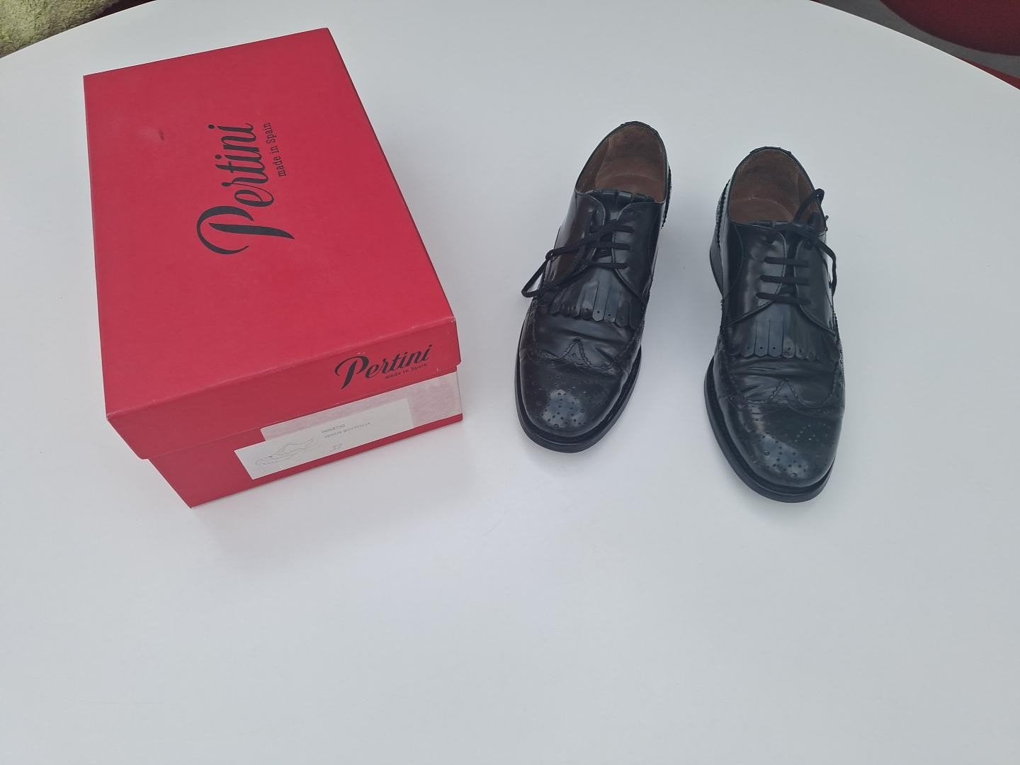 Chaussures Pertini en vert foncé, presque noirs. taille 37, Pertini, Comme neuf, Chaussures basses, Vert