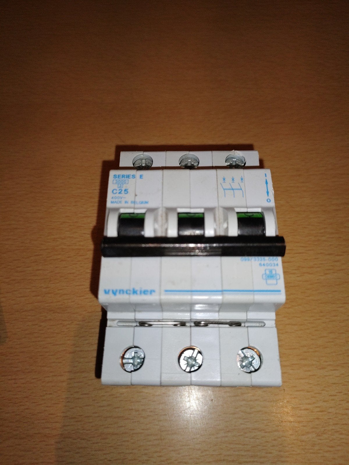 vynckier 3P 25A automatisch zekering, Ophalen of Verzenden, Gebruikt, Installatieautomaat