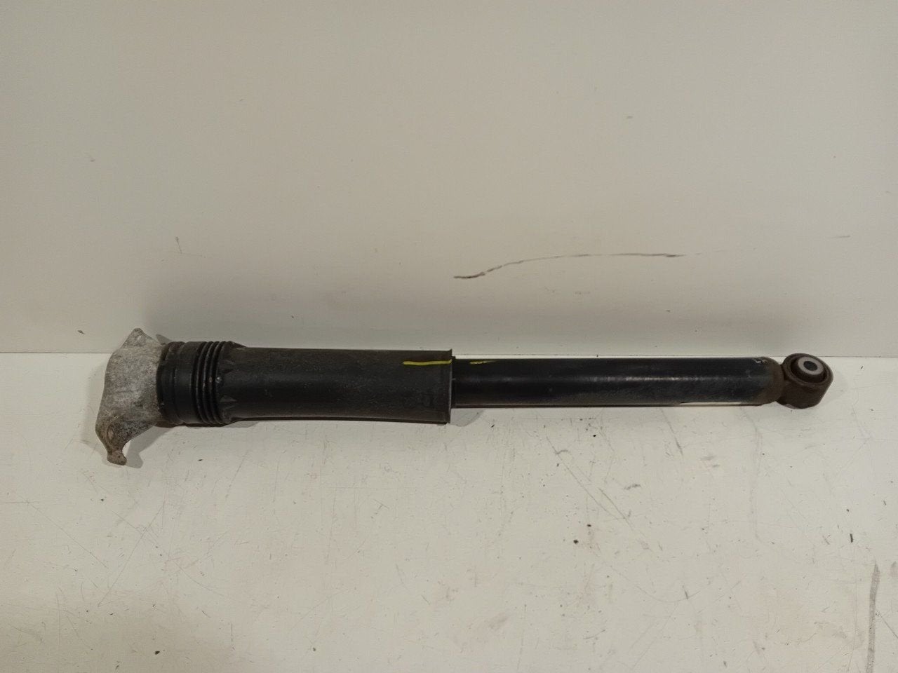 Schokbreker links achter Opel Astra, Onderdelen@venauto.nl, Van der Ven Autorecycling B.V., Ettenseweg 76, 4706 PB Roosendaal, The Netherlands