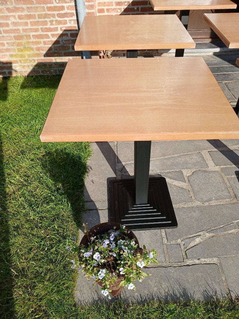 bistro tafels met ijzeren voet, tuintafels, Ophalen, Zo goed als nieuw, Vierkant, Metaal