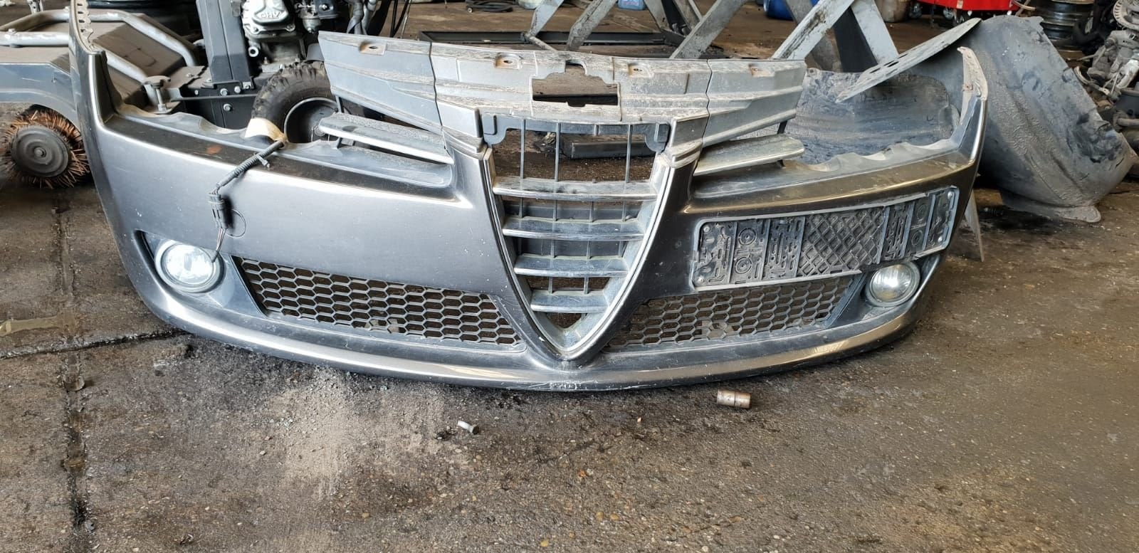 ALFA 159  VOORBUMPER MET KLEURCODE  BJ 2006, -, Utilisé, -, Avant