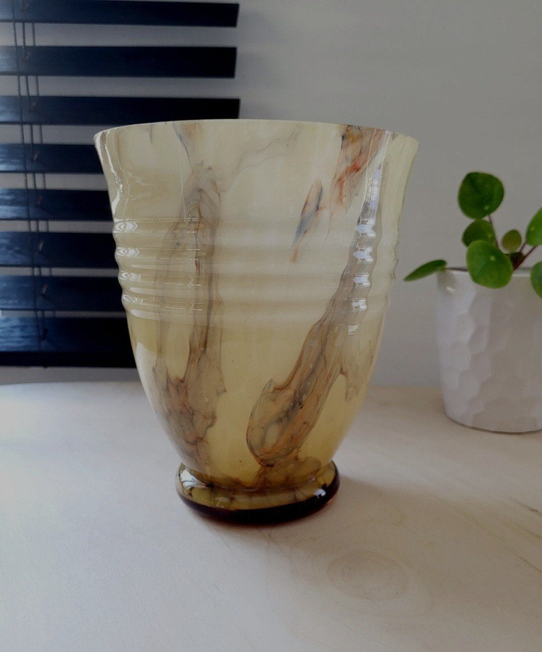 Art deco opaline glazen vaas, Verreries de Scailmont, Henri, Ophalen of Verzenden